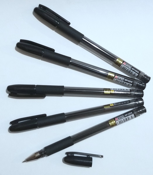 Ручка гелевая ЧЕРНАЯ 0,5мм тони. с резин.держателем арт.GR-024 1/12