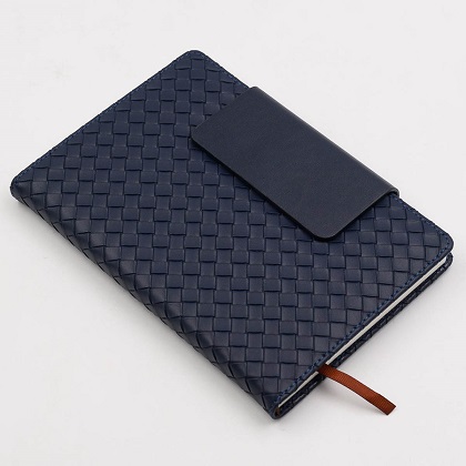 Ежедневник А5 7БЦ 100л БРУКЛИН СИНИЙ к/зам магн.клапан арт.23200