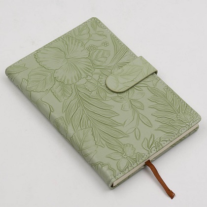 Ежедневник А5 7БЦ 116л FLORISSIMA СВ-ЗЕЛЕНЫЙ к/зам. магн.клапан арт.23101