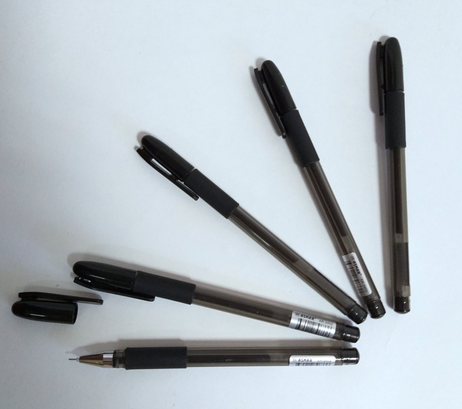 Ручка гелевая ЧЕРНАЯ с резин.держателем игольч.н.  AR-2402/черн  1/12